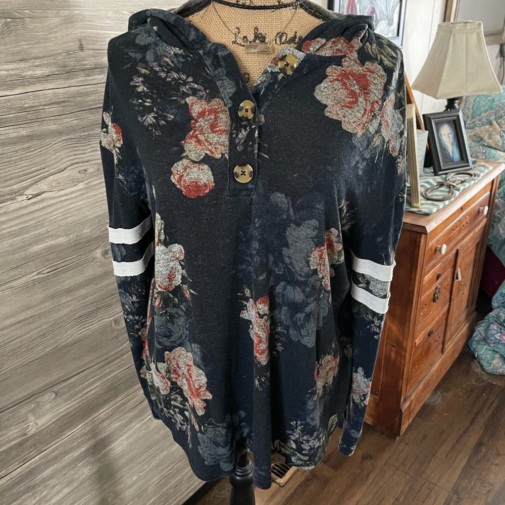 Sz L Maurices tee